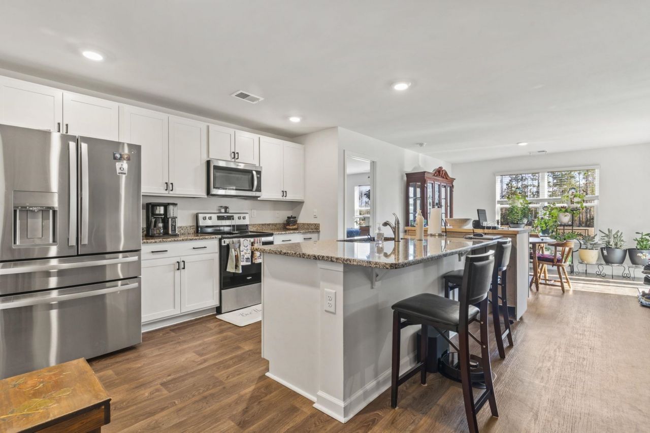 323 Woodcross Court Photo 10