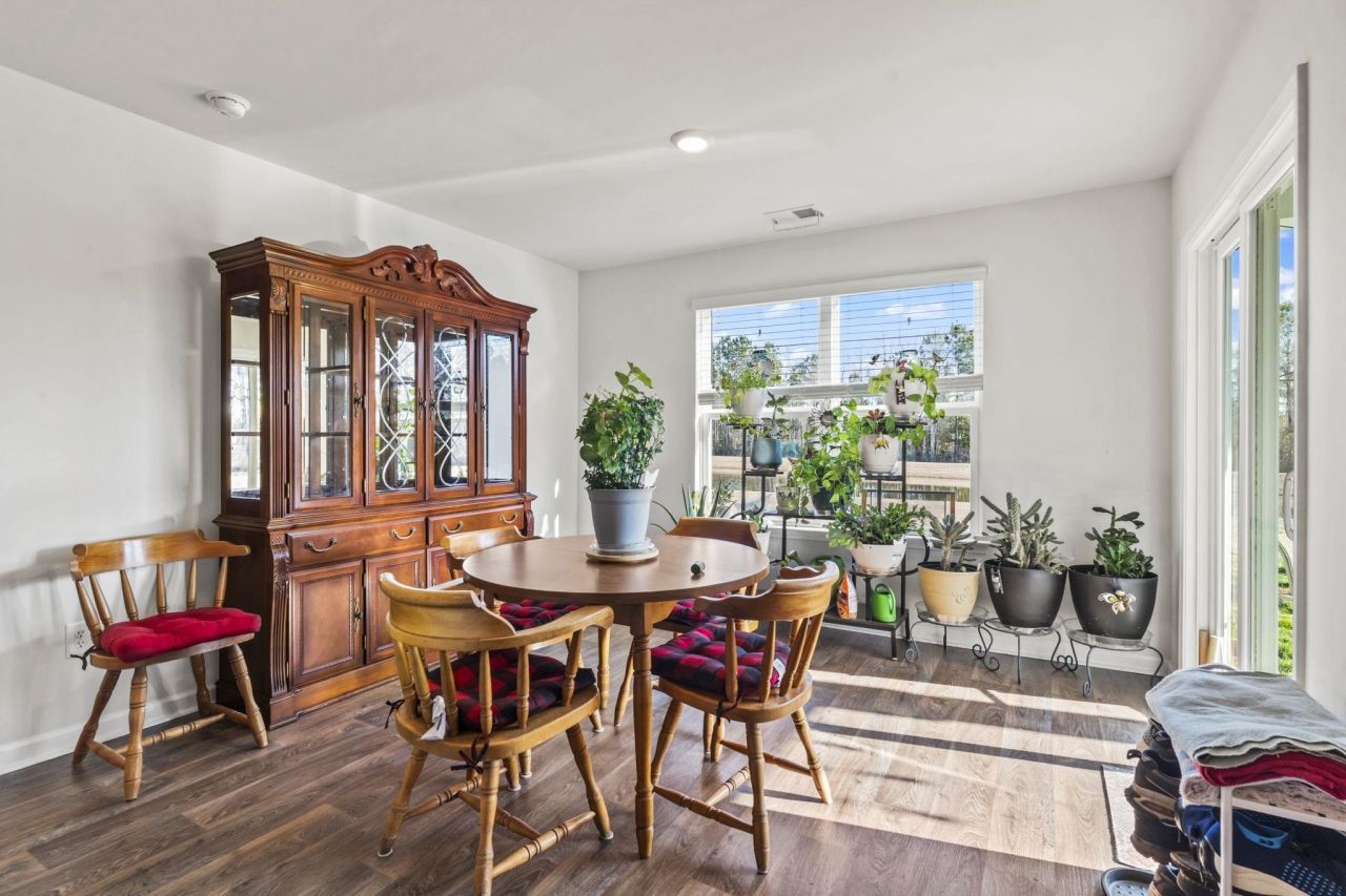 323 Woodcross Court Photo 12