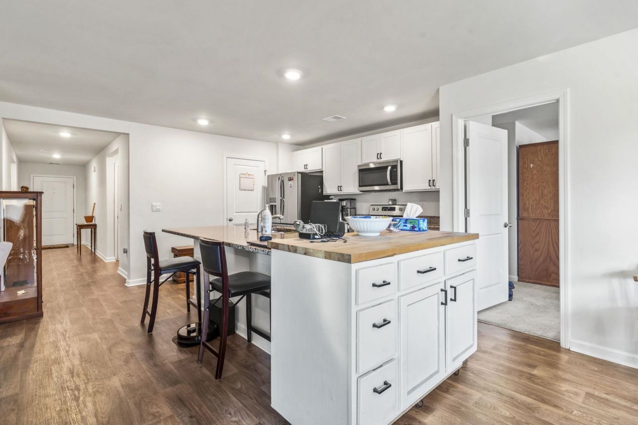 323 Woodcross Court Photo 14