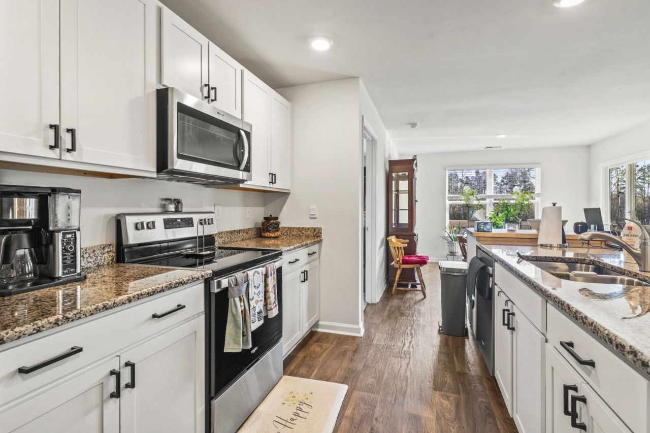 323 Woodcross Court Photo 18