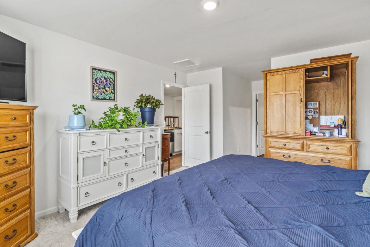 323 Woodcross Court Photo 21