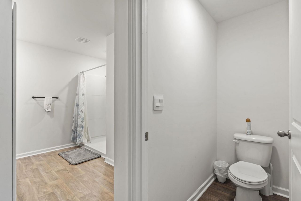 323 Woodcross Court Photo 22