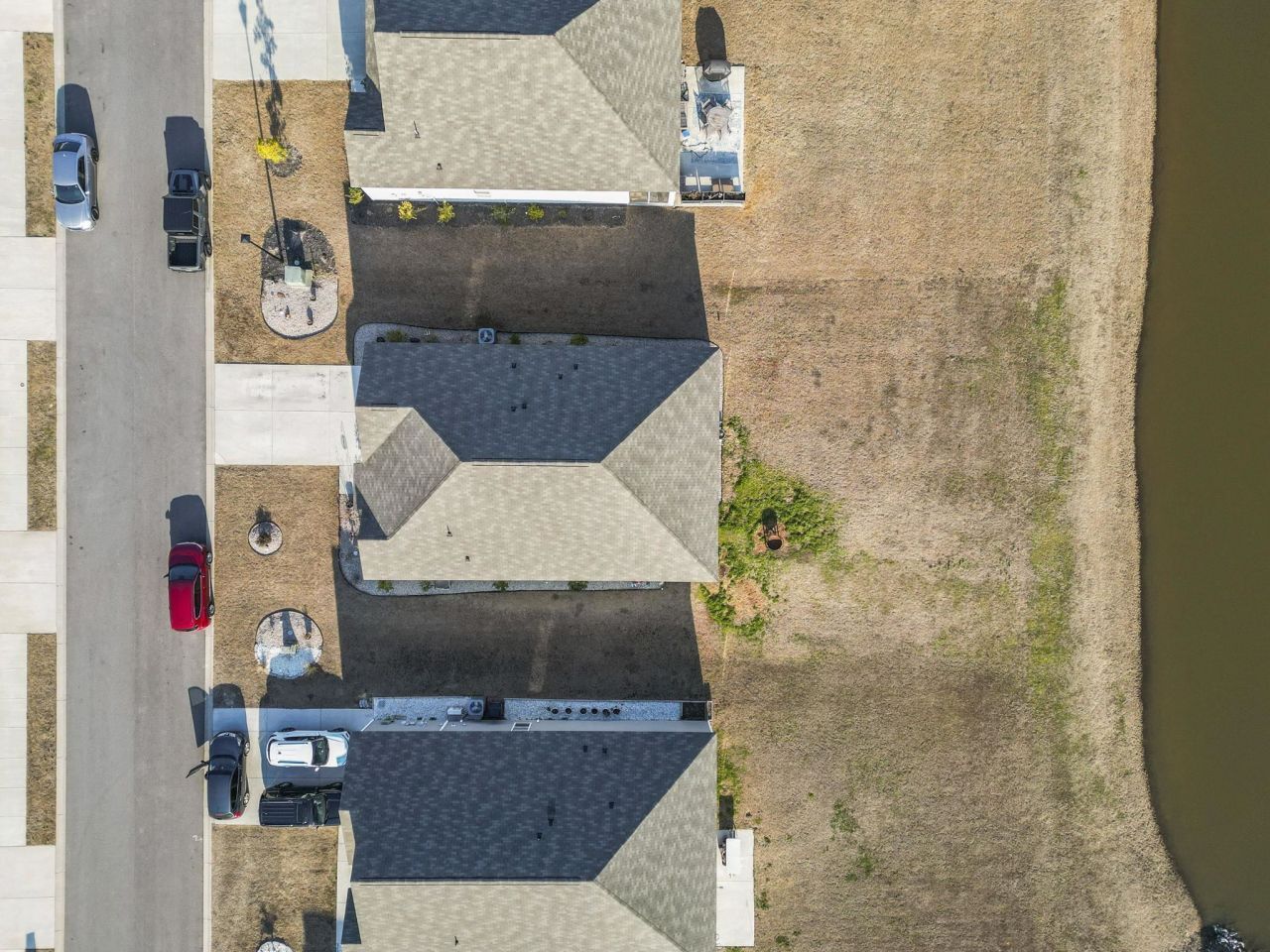 323 Woodcross Court Photo 4