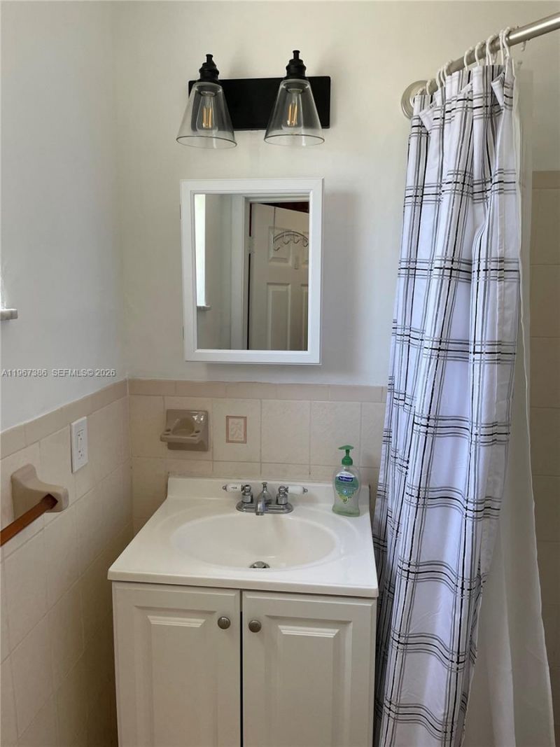 5800 SW 61st St, Miami, FL 33143 Photo