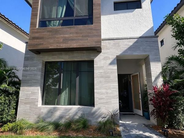 4454 NW 80th Ave , Doral, FL 33166