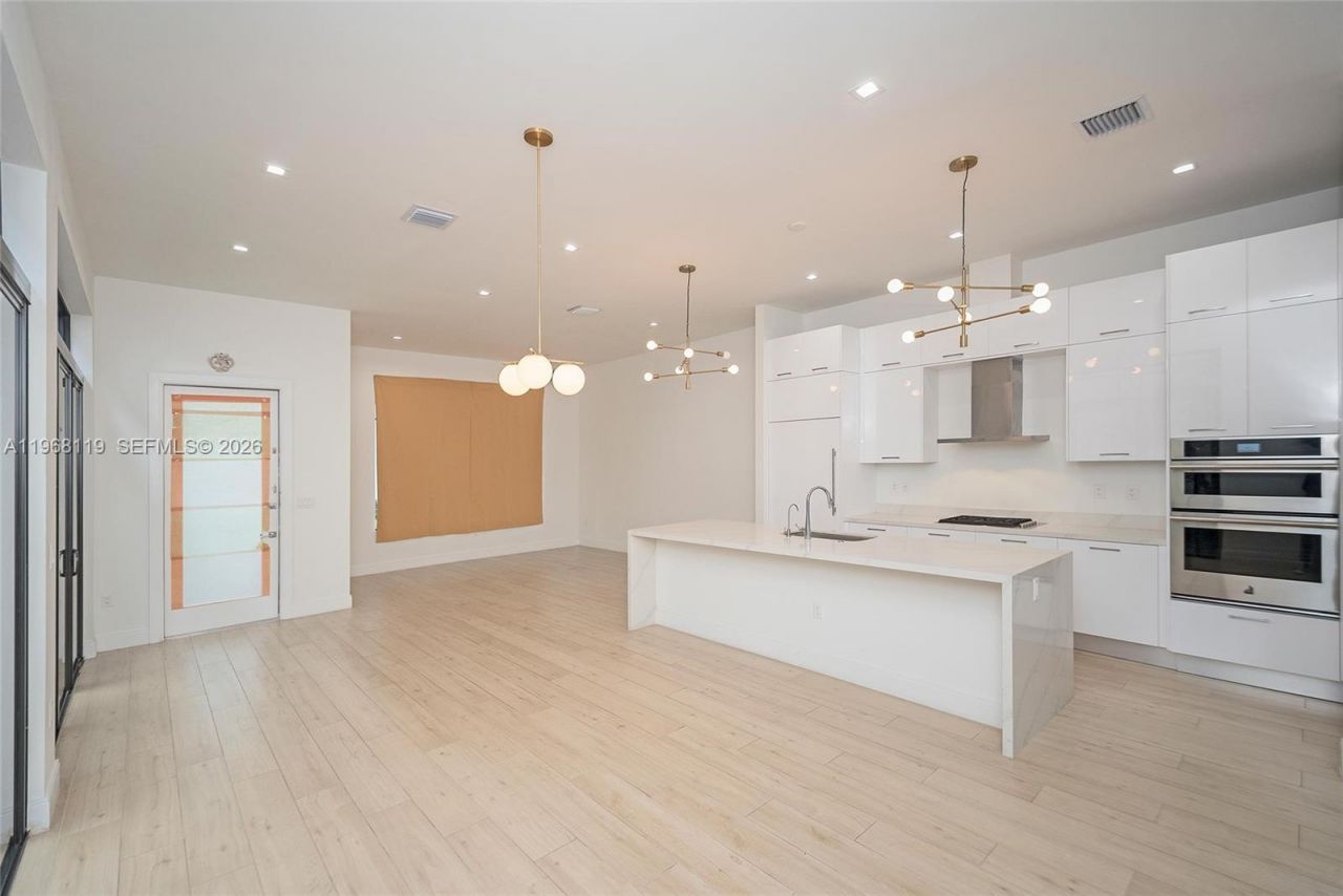 4454 NW 80th Ave, Doral, FL 33166 Photo