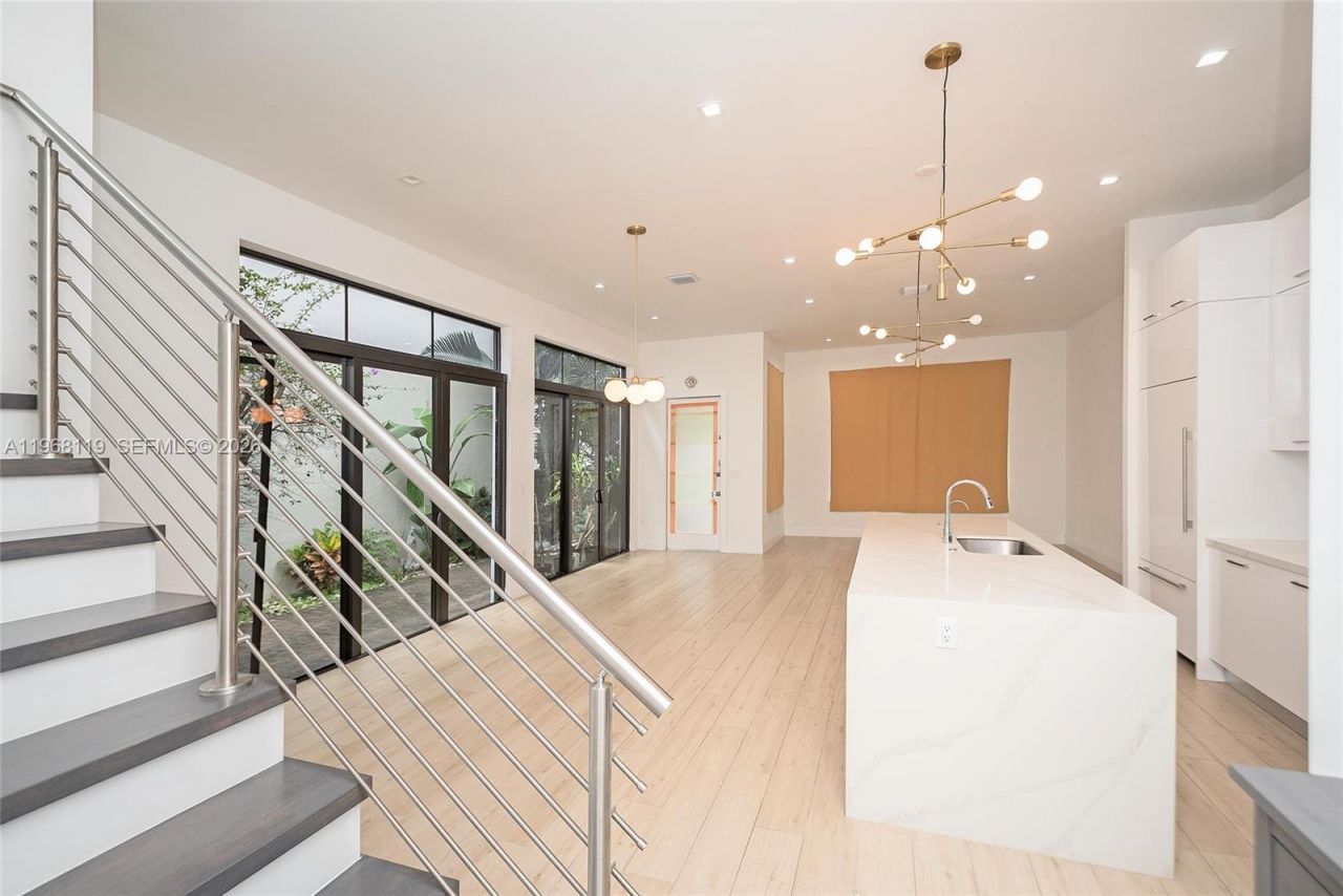 4454 NW 80th Ave, Doral, FL 33166 Photo