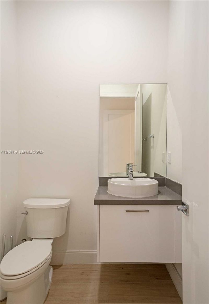 4454 NW 80th Ave, Doral, FL 33166 Photo