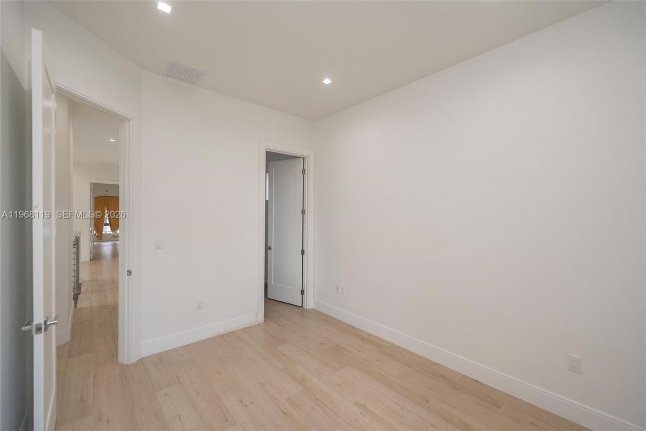 4454 NW 80th Ave, Doral, FL 33166 Photo