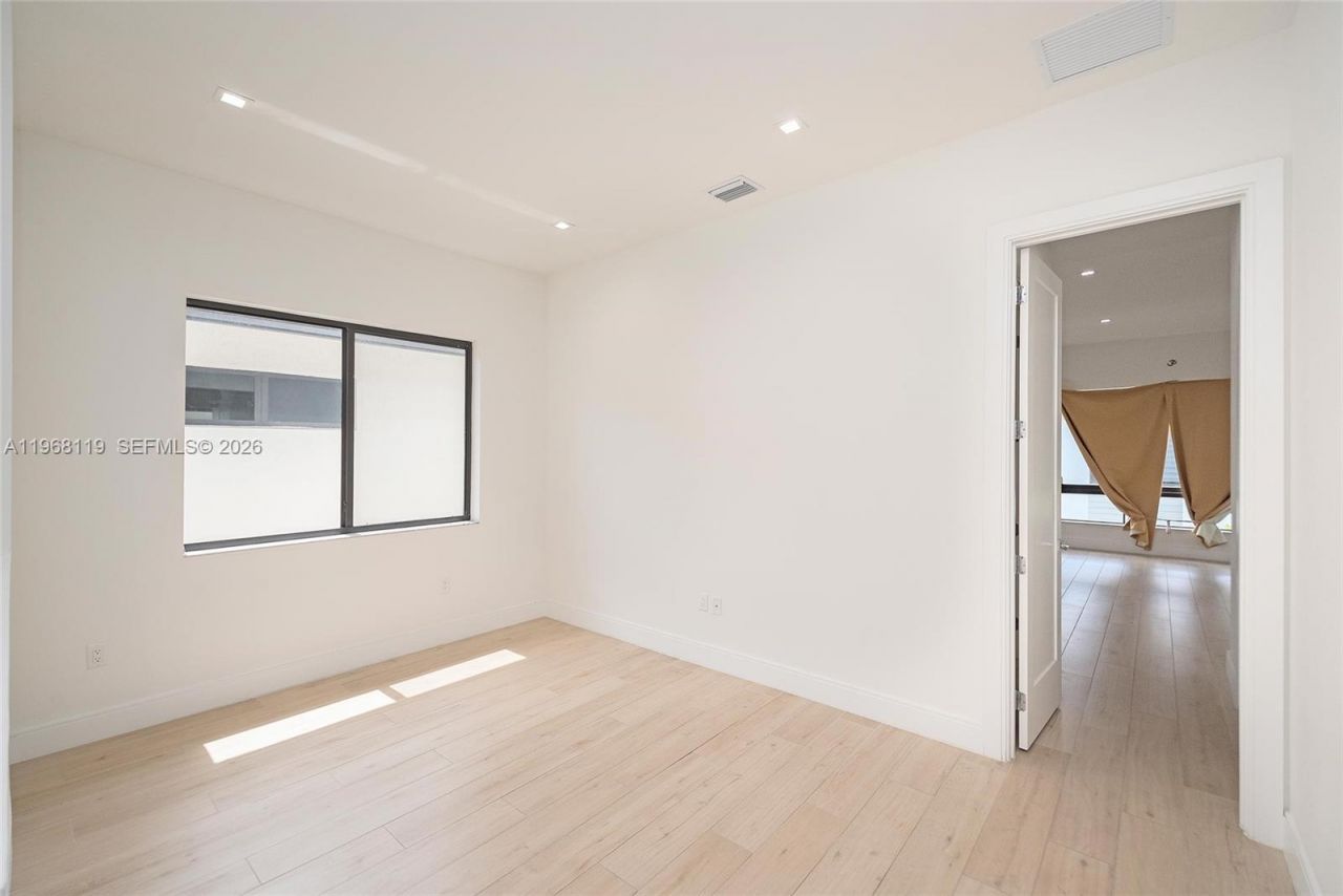 4454 NW 80th Ave, Doral, FL 33166 Photo