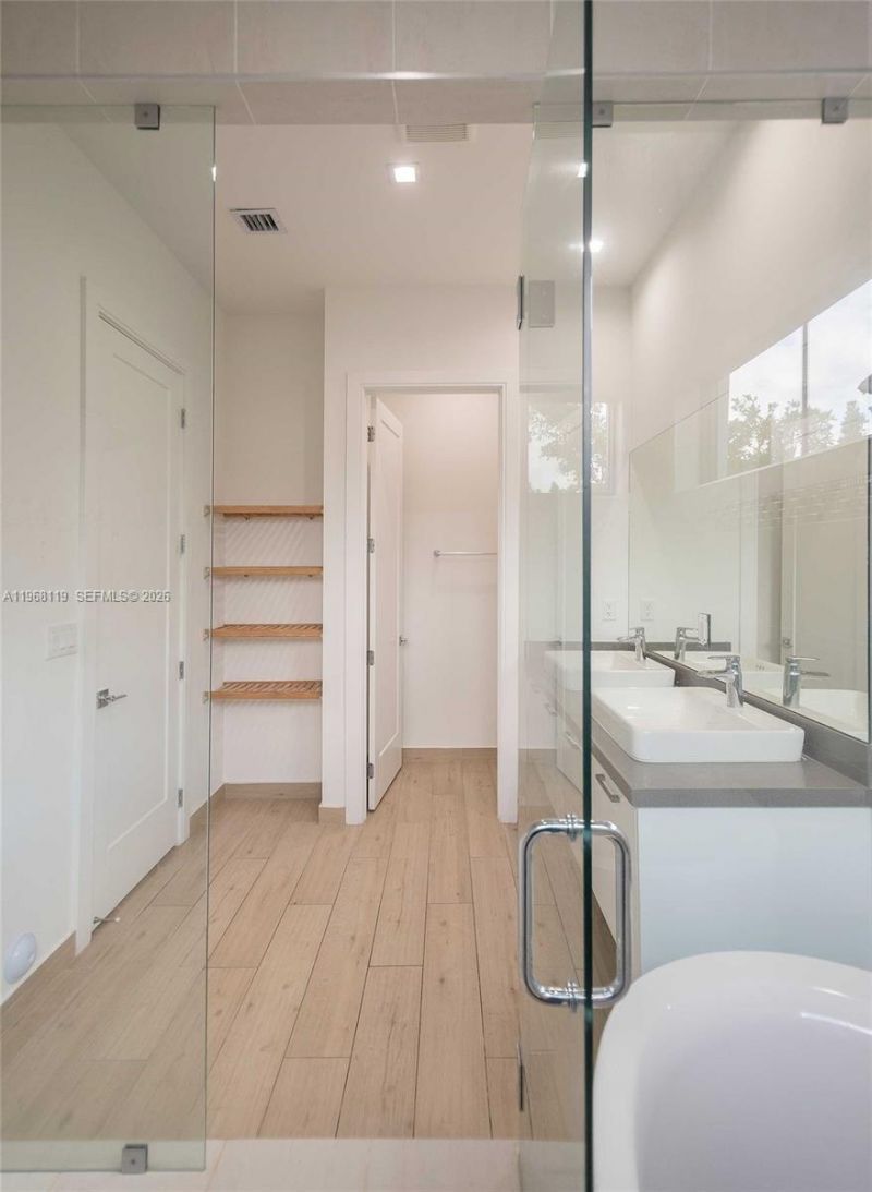 4454 NW 80th Ave, Doral, FL 33166 Photo