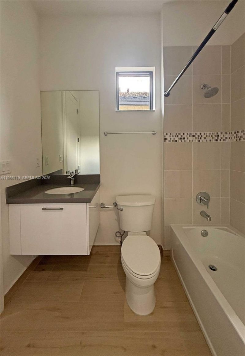 4454 NW 80th Ave, Doral, FL 33166 Photo