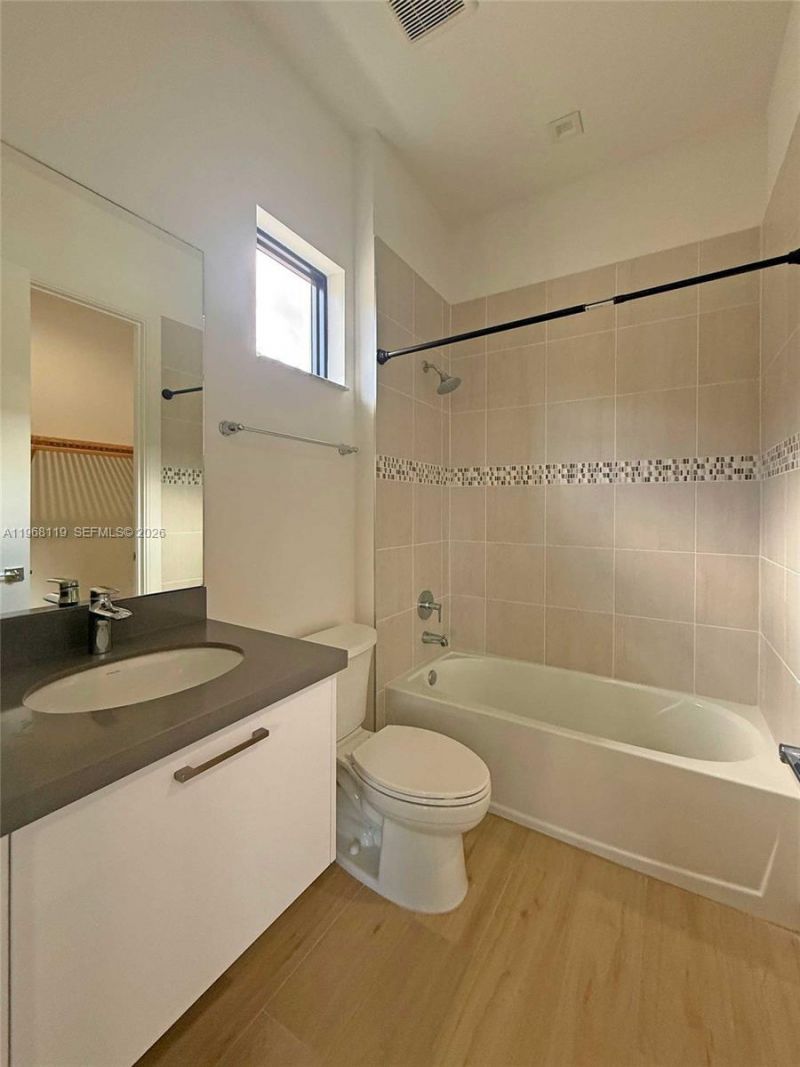 4454 NW 80th Ave, Doral, FL 33166 Photo