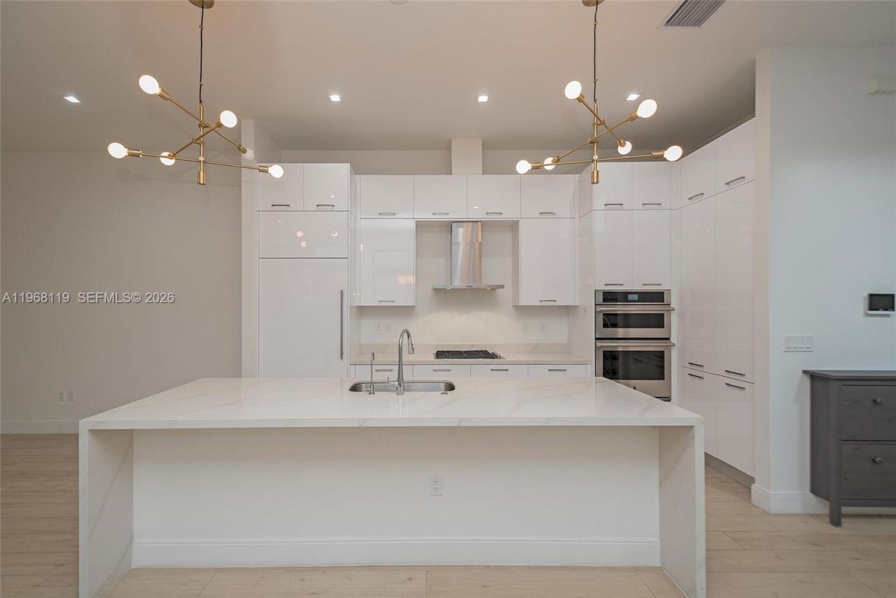 4454 NW 80th Ave, Doral, FL 33166 Photo