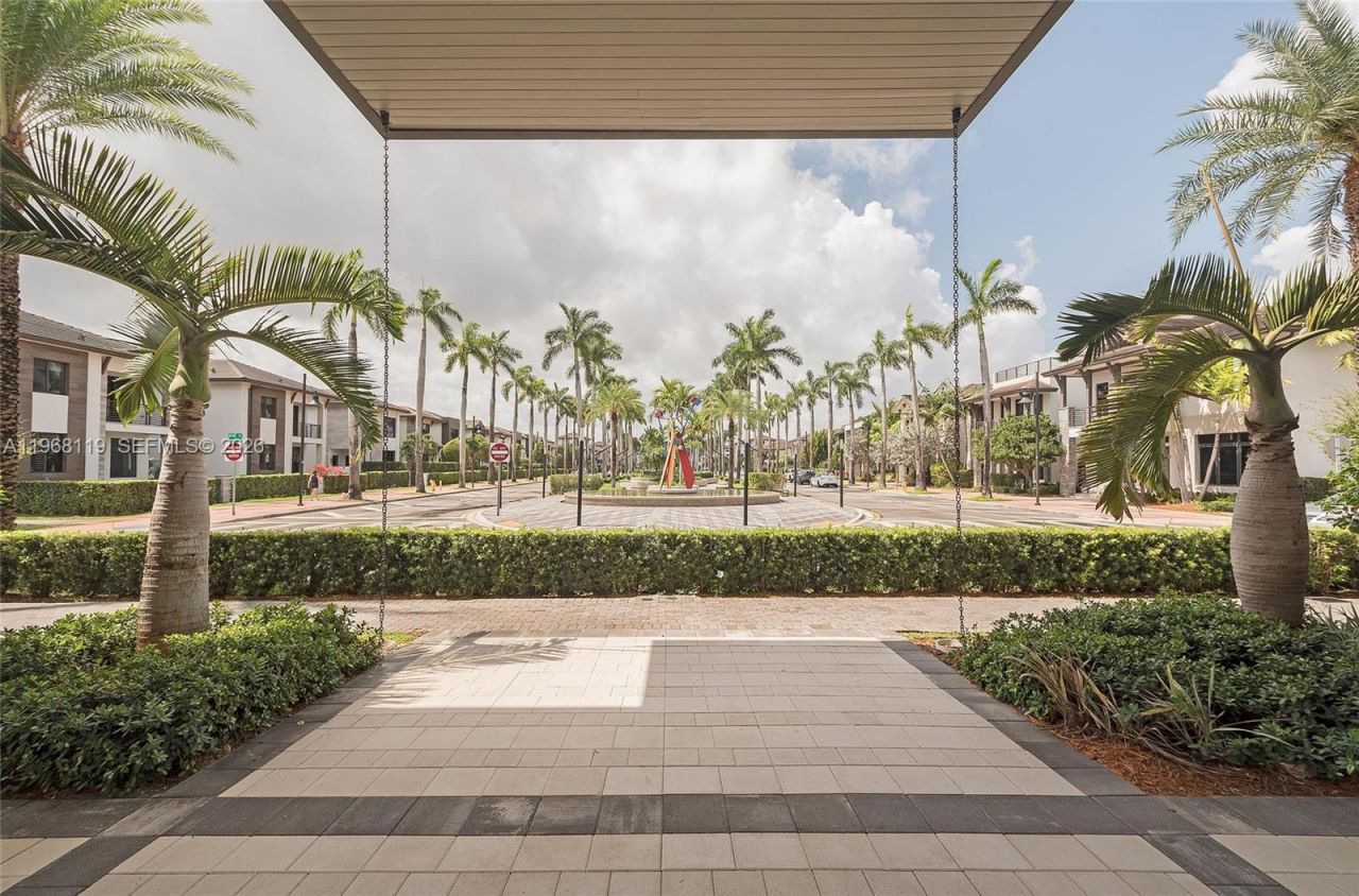 4454 NW 80th Ave, Doral, FL 33166 Photo