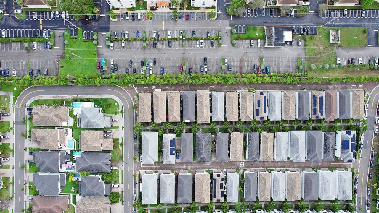 4454 NW 80th Ave, Doral, FL 33166 Photo