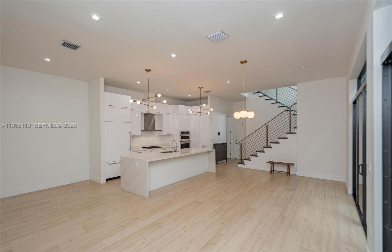 4454 NW 80th Ave, Doral, FL 33166 Photo