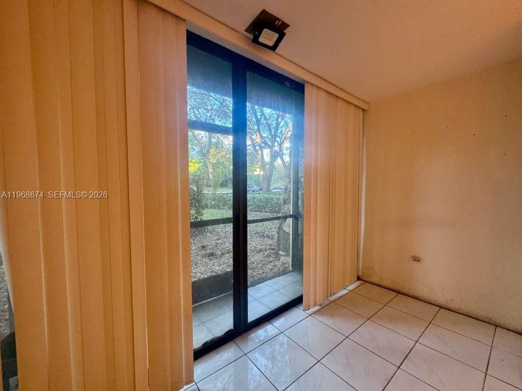 3720 Inverrary Dr, Unit 1N, Lauderhill, FL 33319 Photo