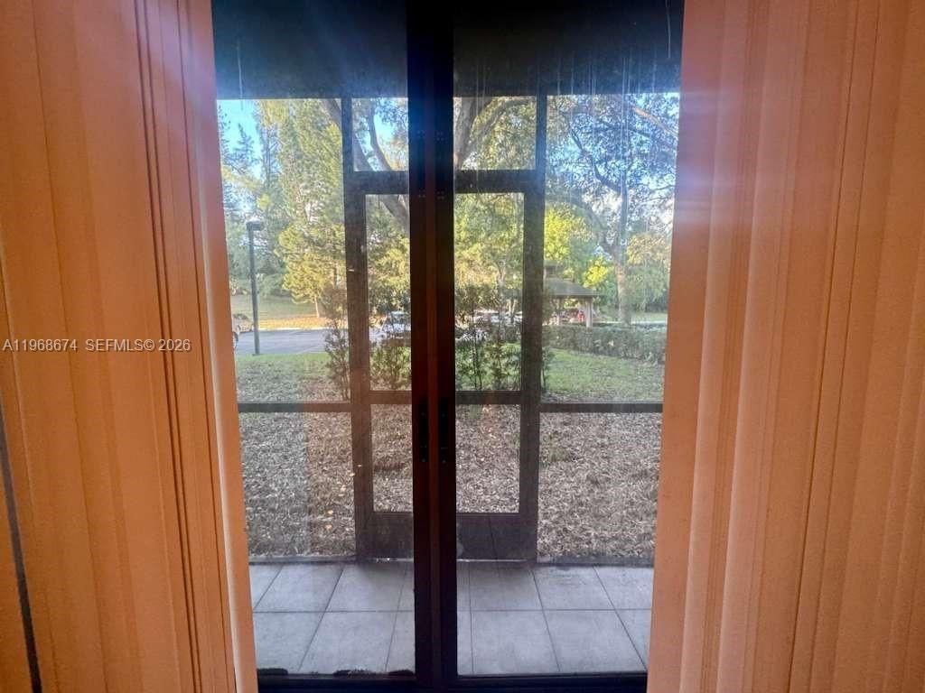 3720 Inverrary Dr, Unit 1N, Lauderhill, FL 33319 Photo