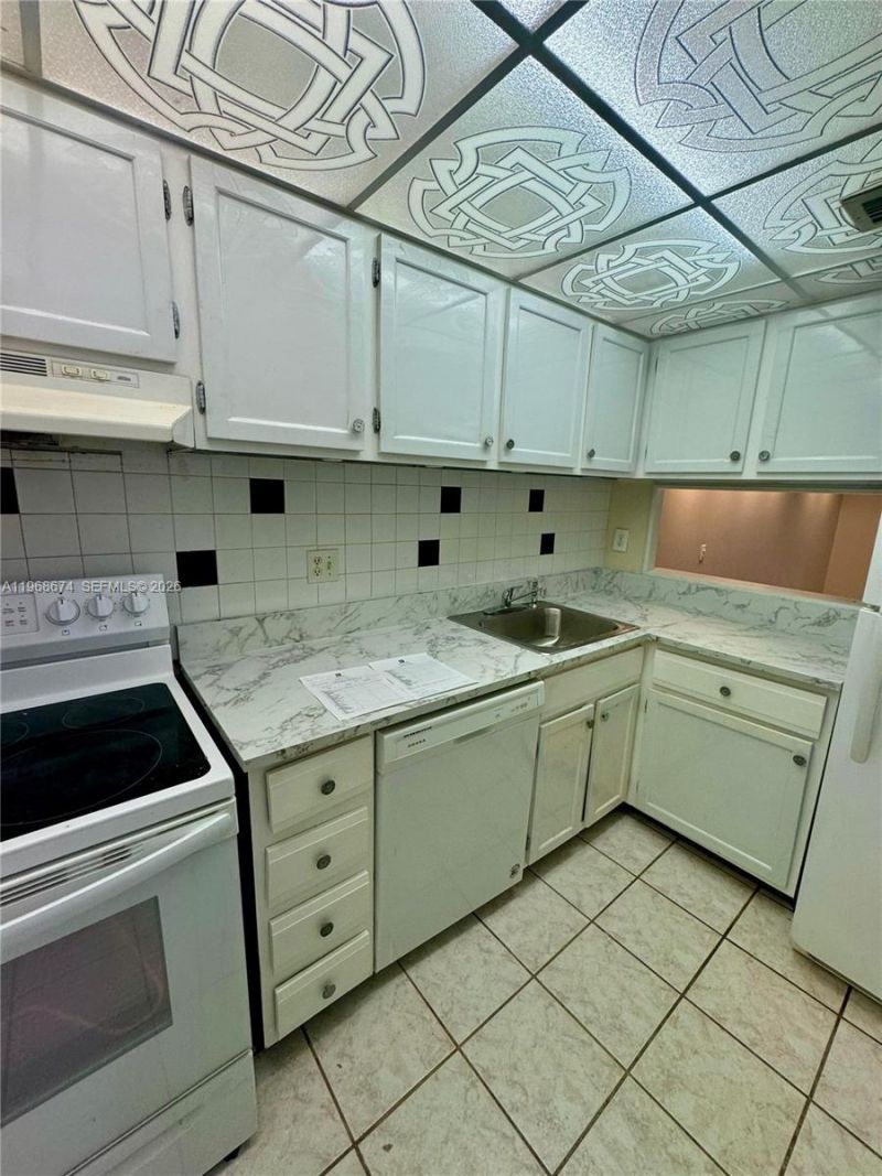 3720 Inverrary Dr, Unit 1N, Lauderhill, FL 33319 Photo