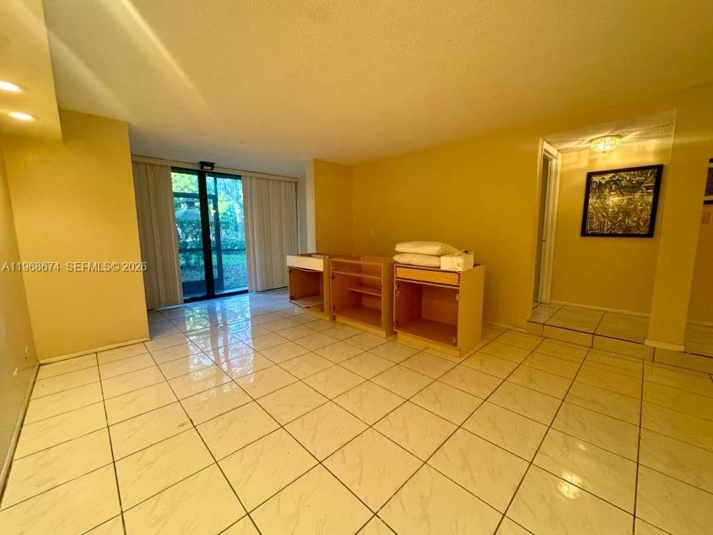 3720 Inverrary Dr, Unit 1N, Lauderhill, FL 33319 Photo