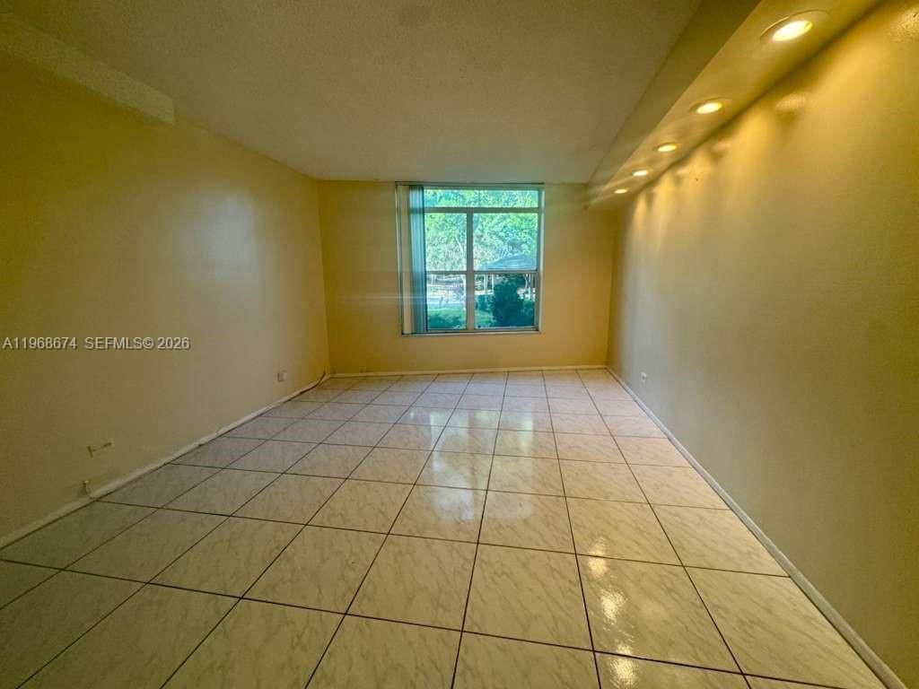 3720 Inverrary Dr, Unit 1N, Lauderhill, FL 33319 Photo