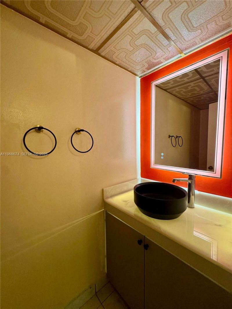 3720 Inverrary Dr, Unit 1N, Lauderhill, FL 33319 Photo