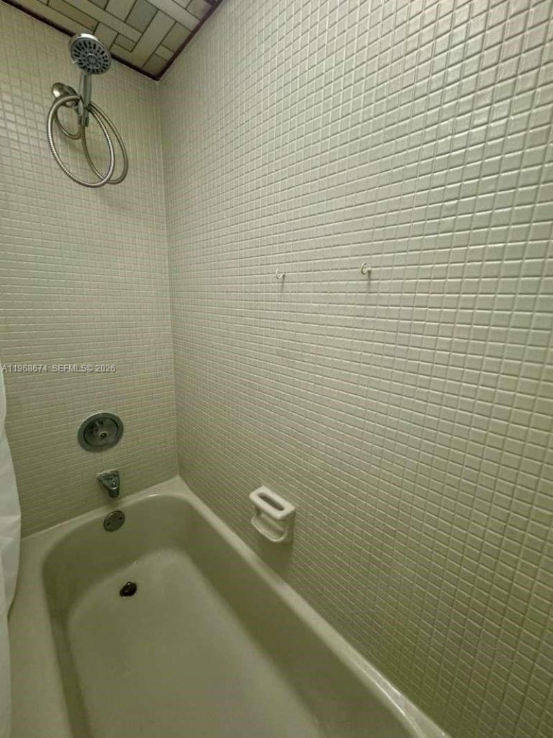 3720 Inverrary Dr, Unit 1N, Lauderhill, FL 33319 Photo