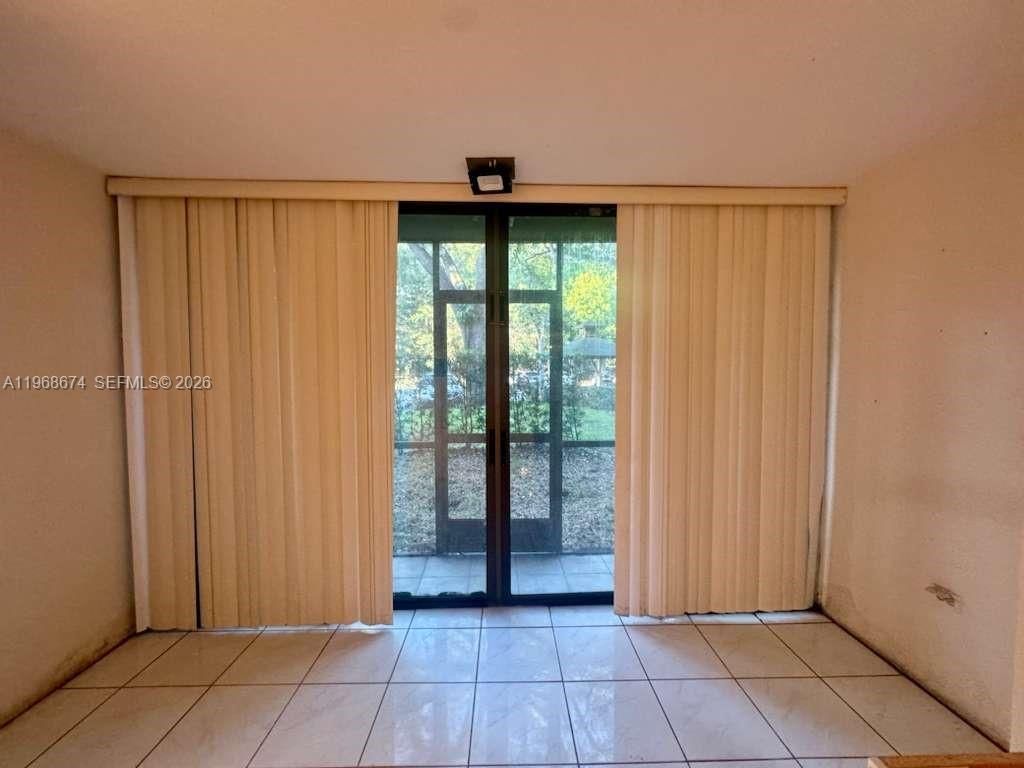 3720 Inverrary Dr, Unit 1N, Lauderhill, FL 33319 Photo