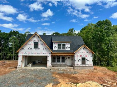 16 Somerset Drive, Appomattox, VA 24522