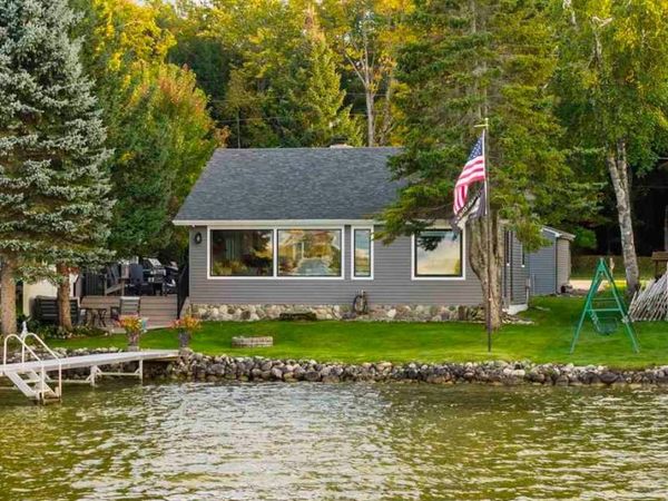 9555 Trail's End Road, Petoskey, MI 49770