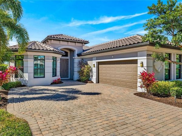 23269 Salinas WAY, BONITA SPRINGS, FL 34135