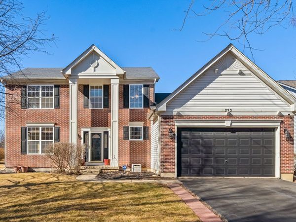 253 Somerset Drive, Sugar Grove, IL 60554