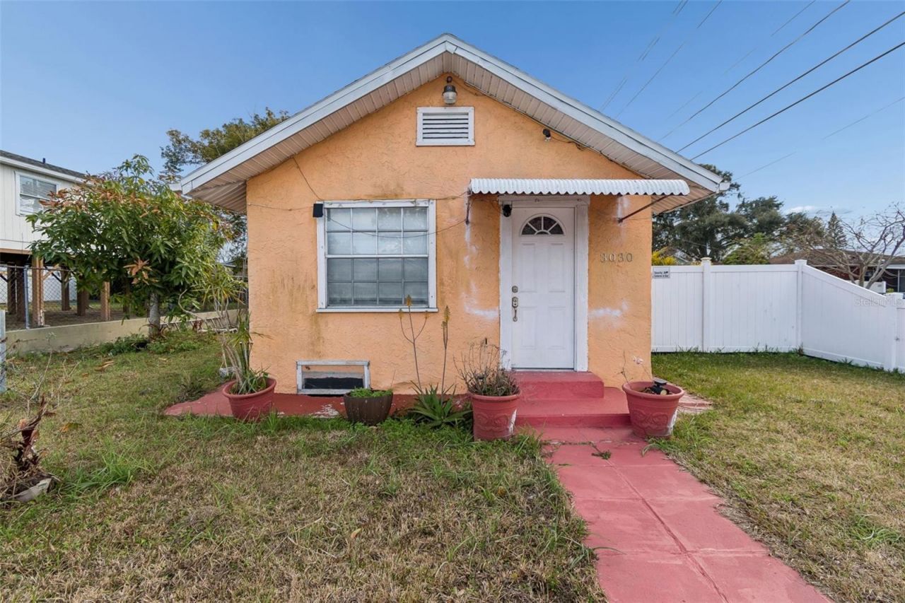 3030 W Frierson Avenue, Tampa, FL 33614 Main Photo