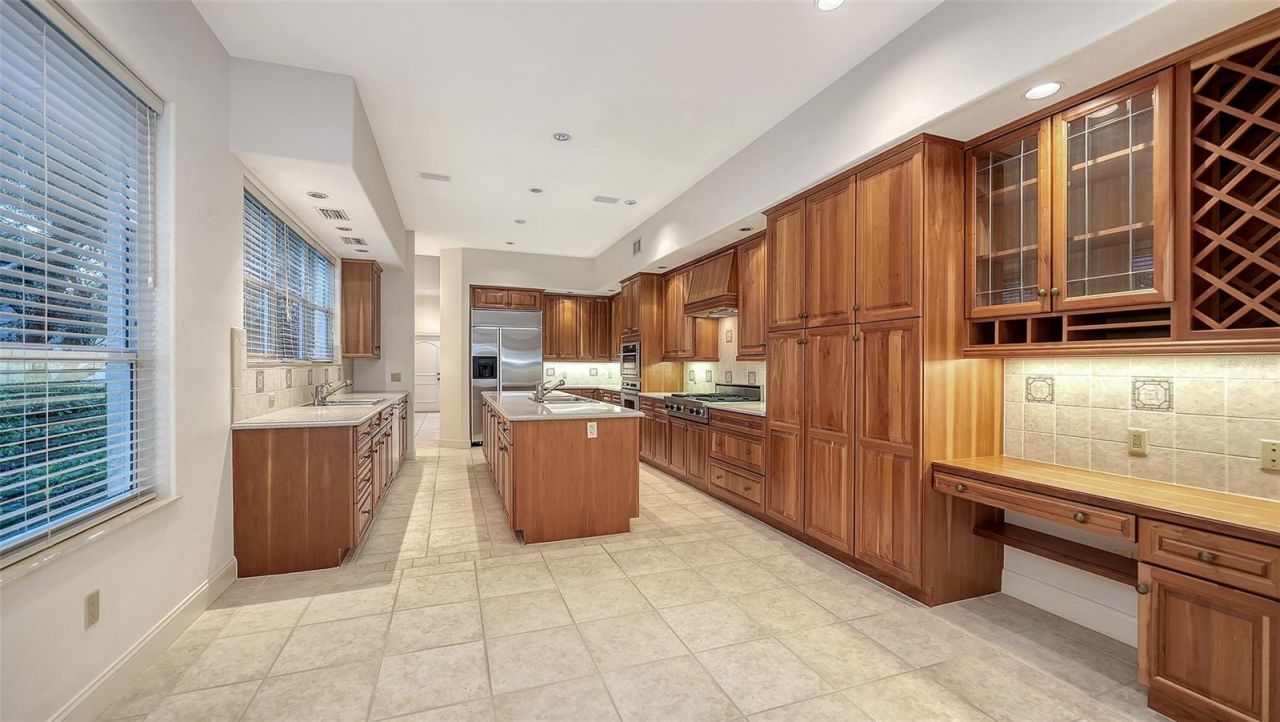 3519 Fair Oaks Lane, Longboat Key, FL 34228 Photo