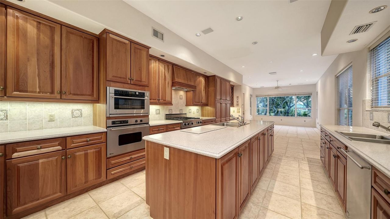 3519 Fair Oaks Lane, Longboat Key, FL 34228 Photo