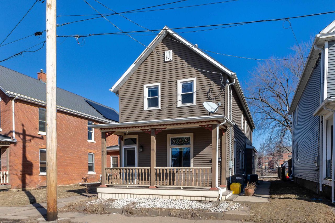 2318 Washington Street, Dubuque, IA 52001 Main Photo