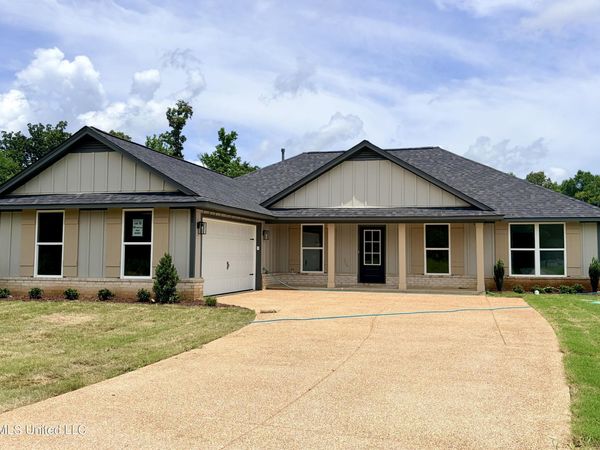 60 Farley Road, Byhalia, MS 38611