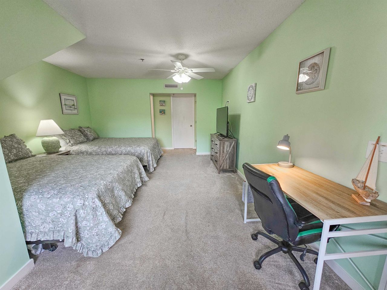 410 Melrose Pl.  Photo 22