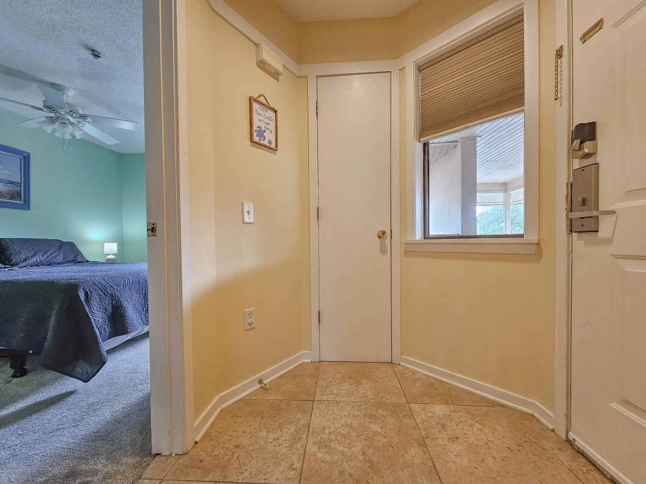 410 Melrose Pl.  Photo 28