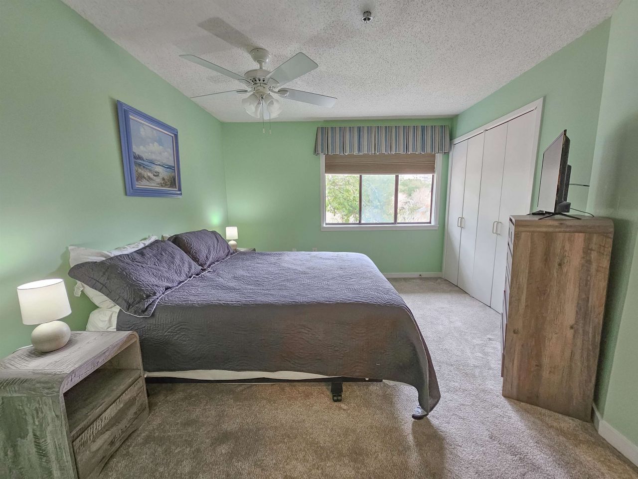 410 Melrose Pl.  Photo 32