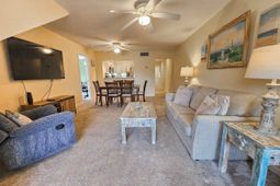 410 Melrose Pl.  photo 4