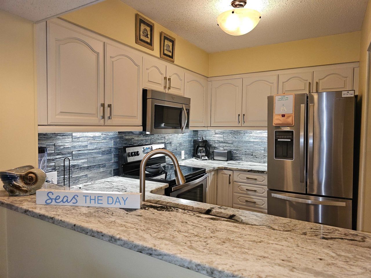 410 Melrose Pl.  Photo 9