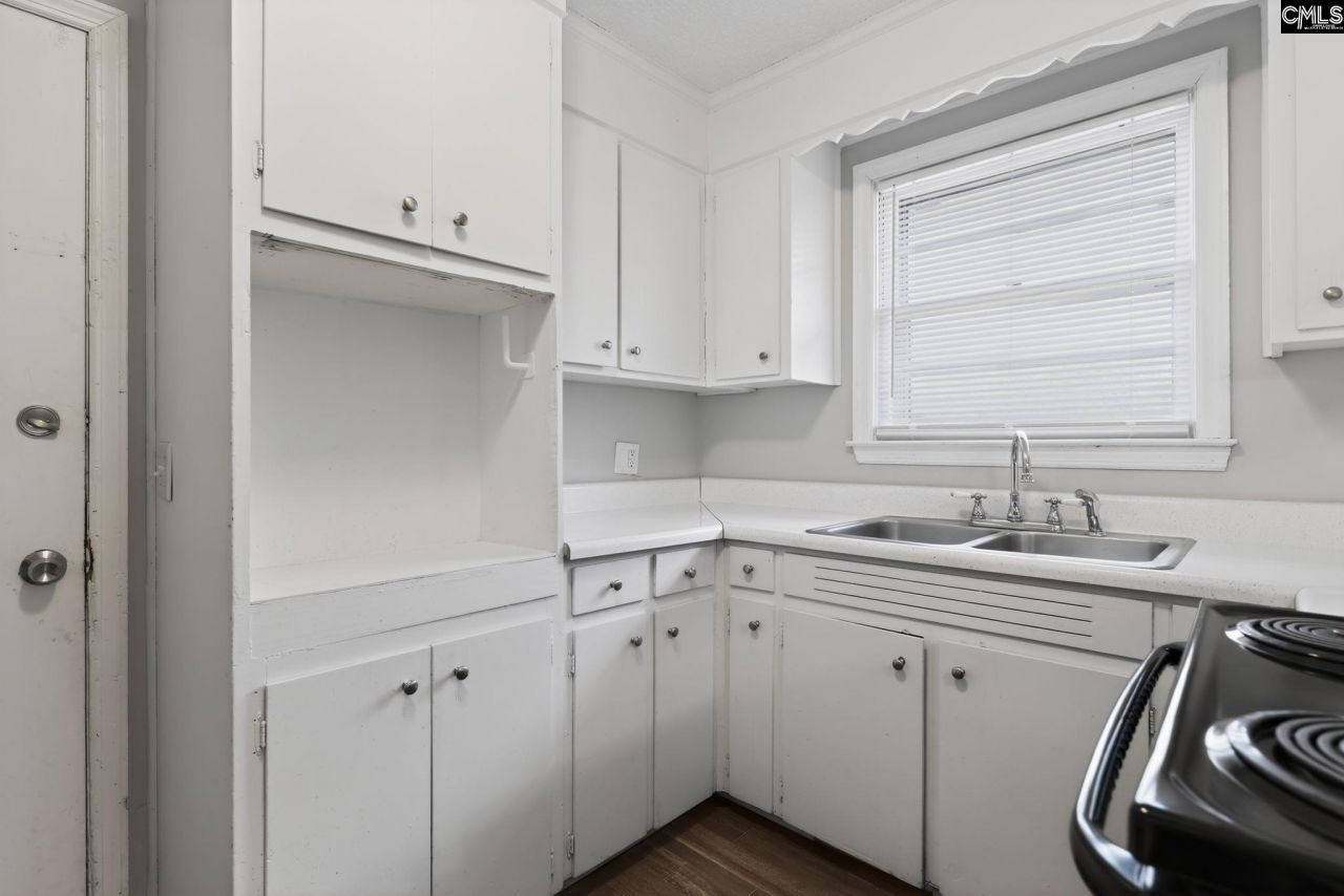 1720 Sandra Drive  Photo 11