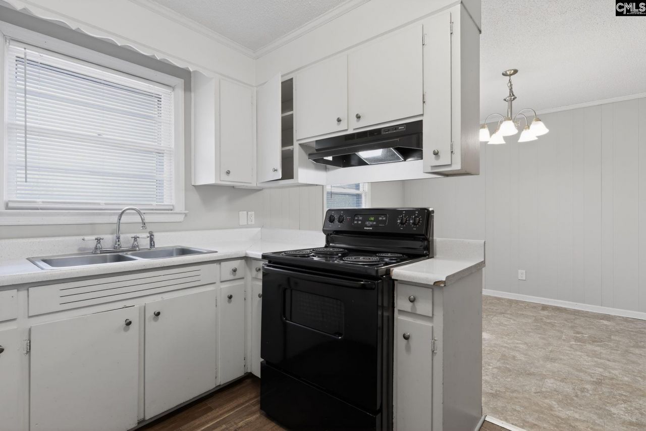 1720 Sandra Drive  Photo 12