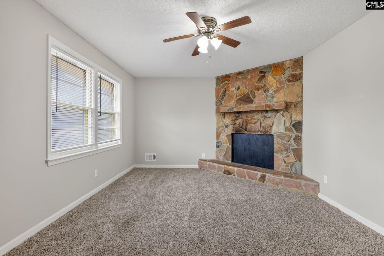 1720 Sandra Drive  Photo 5