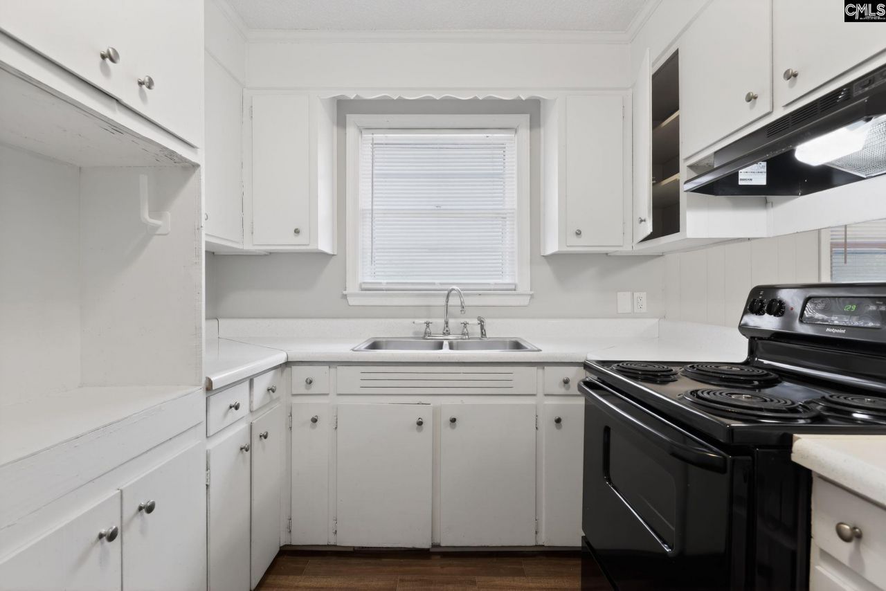 1720 Sandra Drive  Photo 8