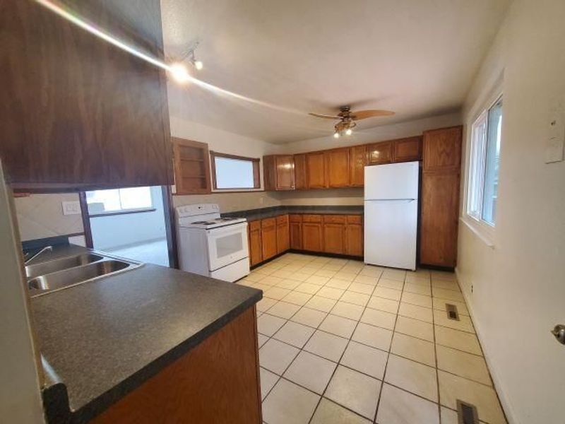 3344 Parklane Avenue , Columbus, OH 43231 Photo 2