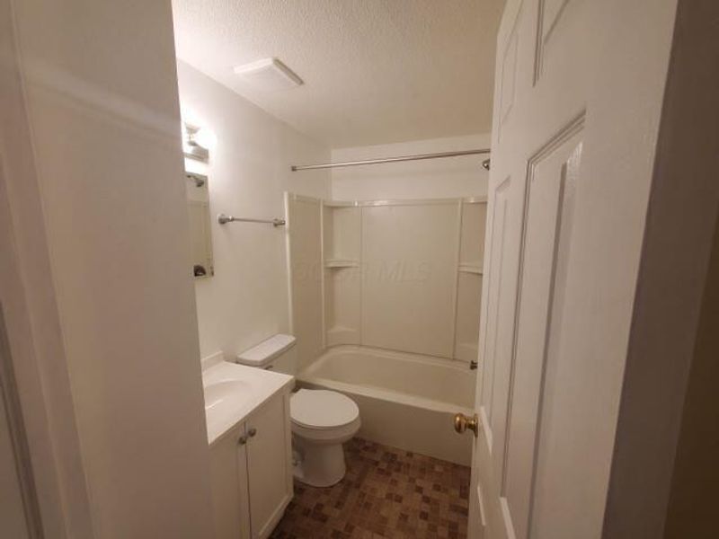 3344 Parklane Avenue , Columbus, OH 43231 Photo 7