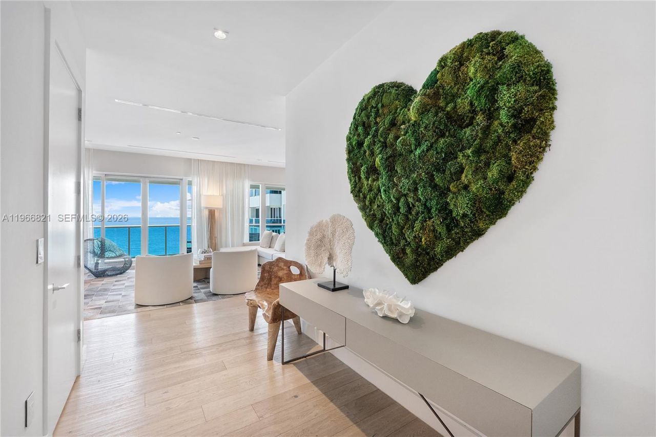 102 24th St , Unit PH-1612, Miami Beach, FL 33139 Photo